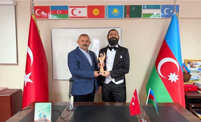 Dünyaca Ünlü Yazar Akif Manaf’a Diyalog ve Barış Ödülü