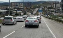 Bayram dönüşü çileye dönüştü: Kırıkkale geçişinde 15 kilometrelik kuyruk