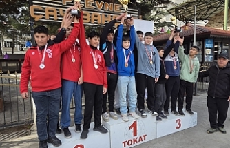 Niksar’ın Altın Çocukları Oryantiringde Tarih Yazdı: Şampiyonluklar Üst Üste Geldi!