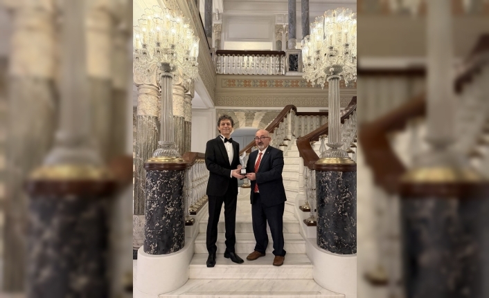 Akif Manaf’a Bir Onur Daha: Küresel Barışın Elçisine Egeyön Barış Ödülü